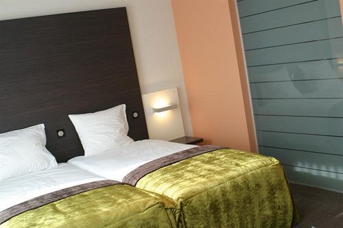 Le Merceny Motel